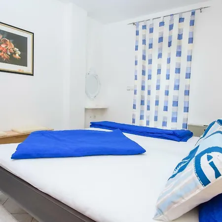 San Jozef Διαμέρισμα Τρογκίρ