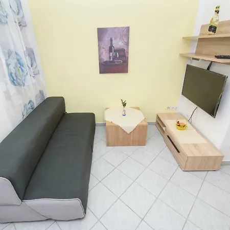 San Jozef Διαμέρισμα Τρογκίρ