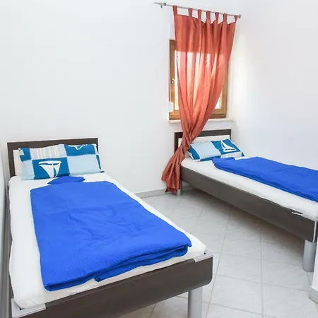 San Jozef Διαμέρισμα Τρογκίρ