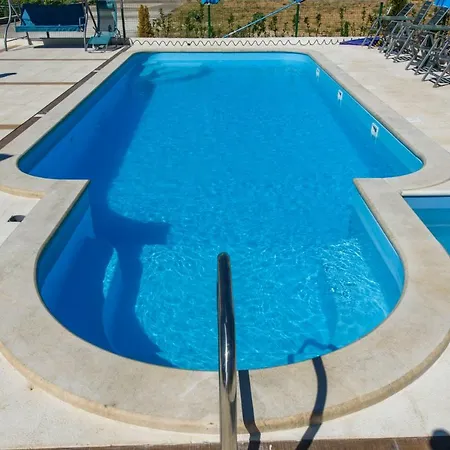 San Jozef Τρογκίρ